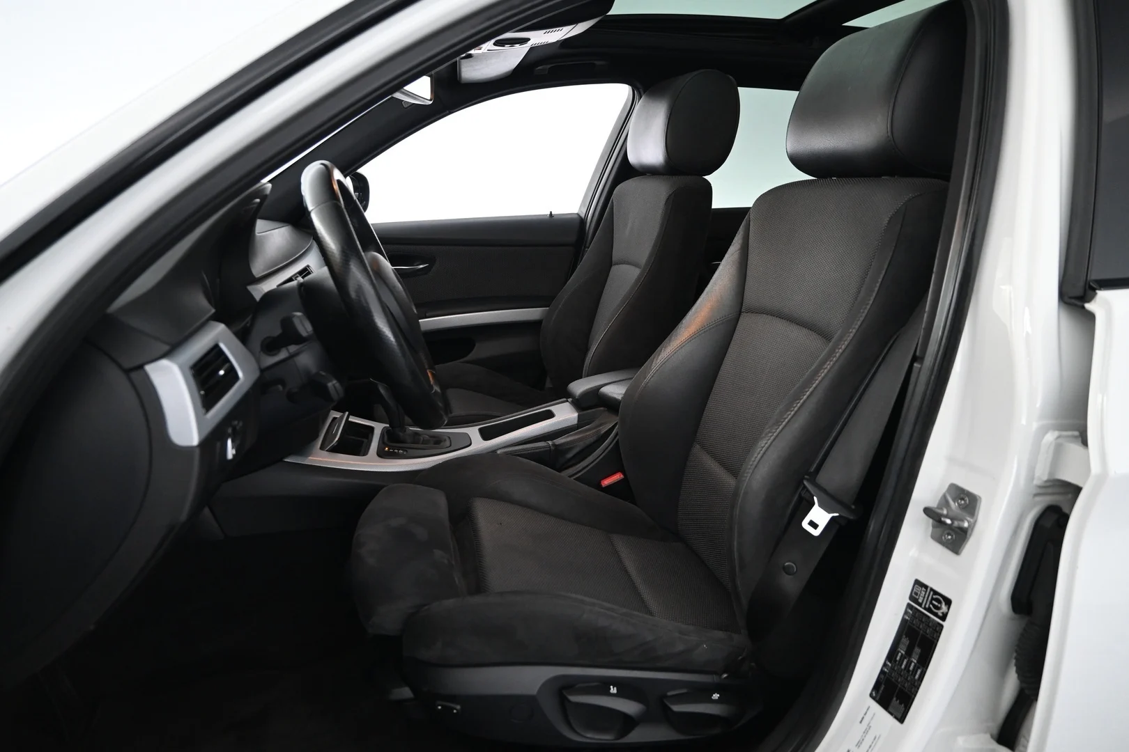 Car Image - 3Fn45geCD4pG4rfyUiOTkW