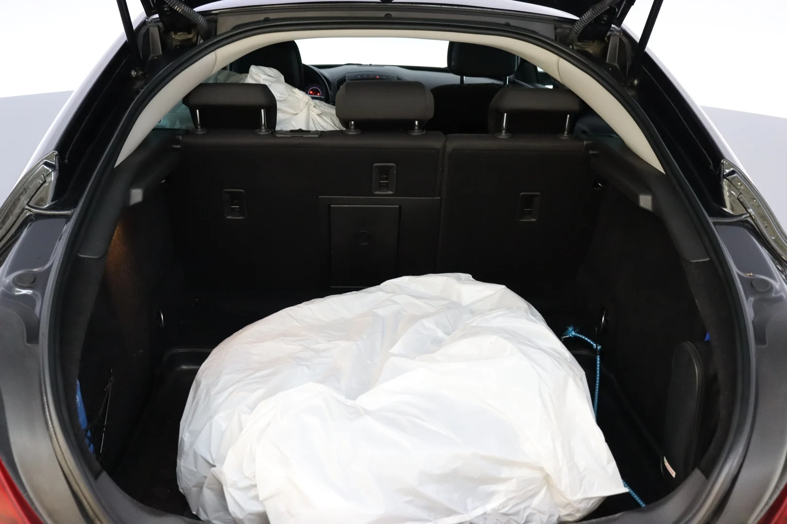 Car Image - 6QCXH8fcLzSzqQMJUaV7GK