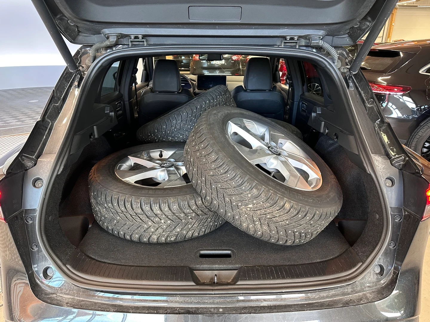 Car Image - 51wpBWMVubd5QB0ZyKdPdG