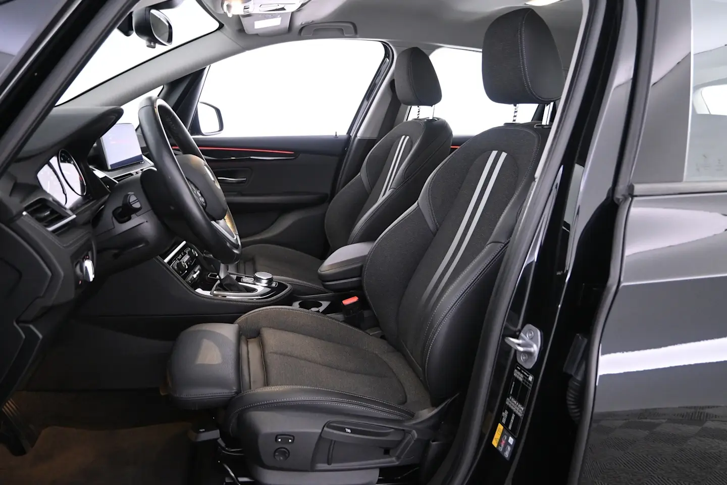 Car Image - 2xqFONyel9uxPGWEgPPeRi