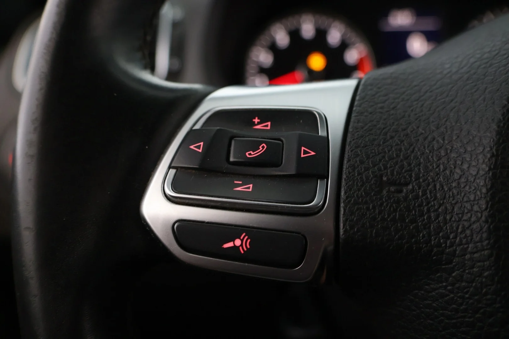 Car Image - 7DmUccrRgoLY32uGaYodFj
