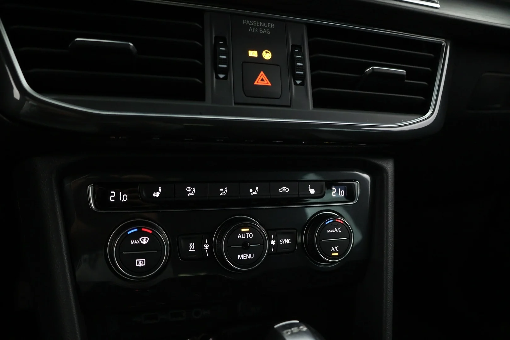 Car Image - 5onPcGBnyu9V8yTneK5Kfr