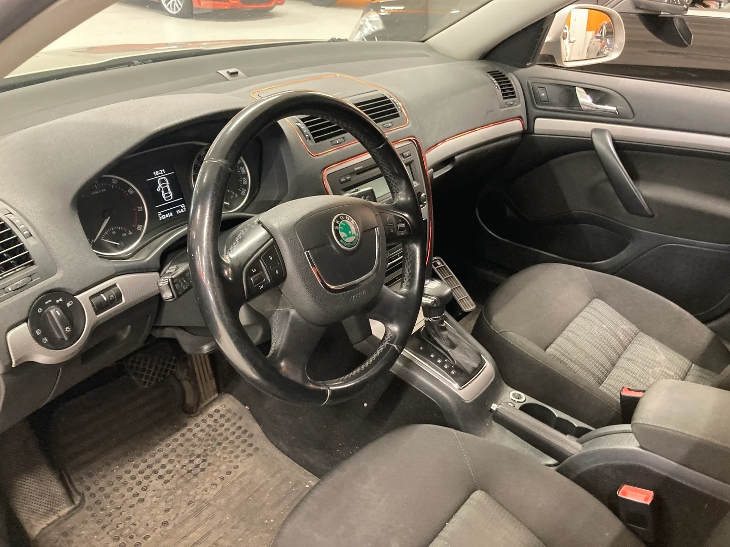 Car Image - 4wNtgQOFRpF37BRuastcxQ