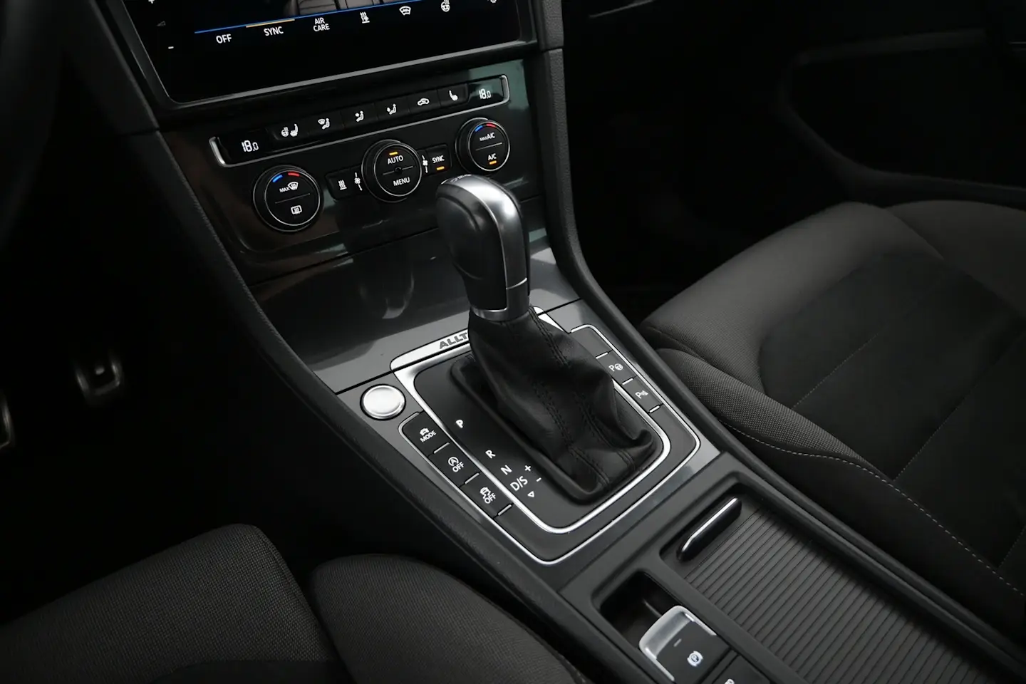 Car Image - 3ESnUwdMVgnO9mYlT9yH79