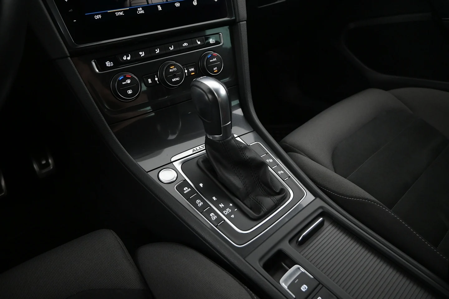 Car Image - 3ESnUwdMVgnO9mYlT9yH79