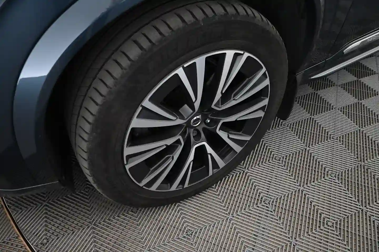 Car Image - 2hEOorAZSRaNiv26bcobif