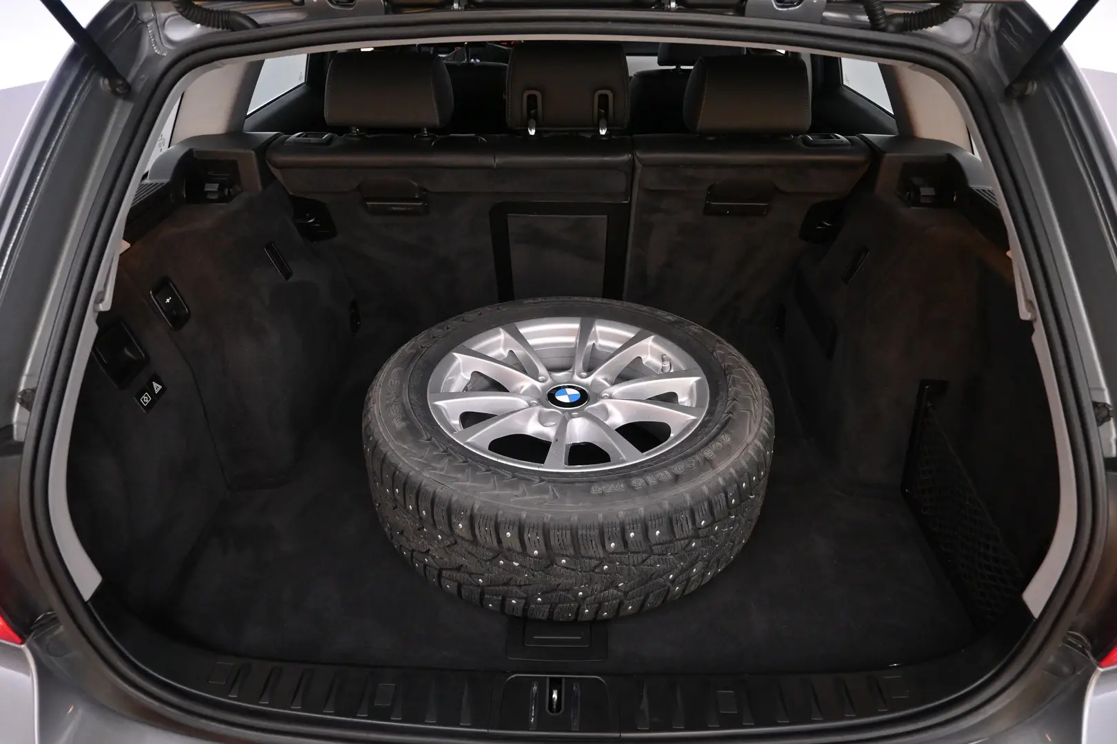 Car Image - 0DFxCGJT9LxvFWG4Mf5LY