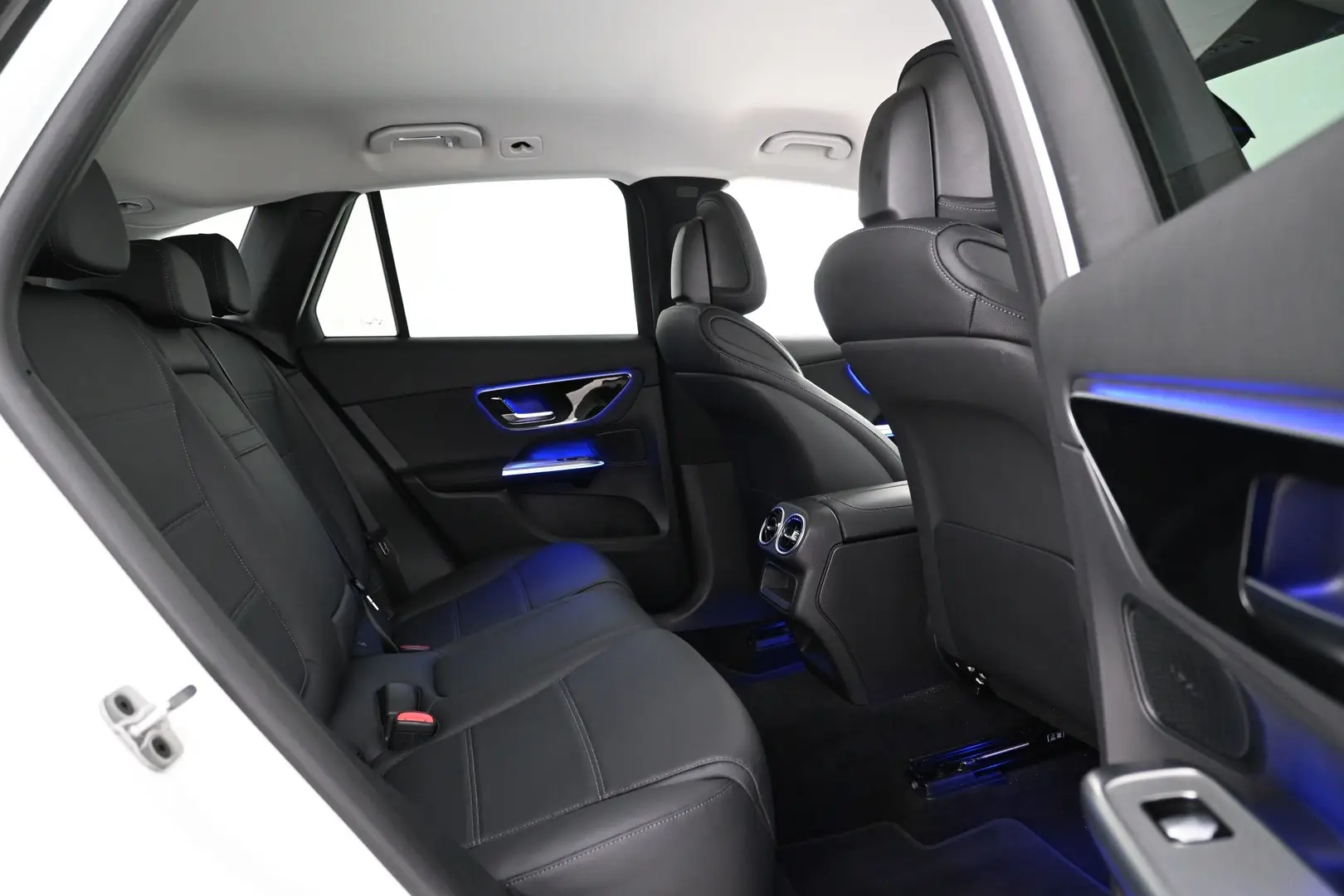 Car Image - 2uu31yfomFCju8B97pzJ8a