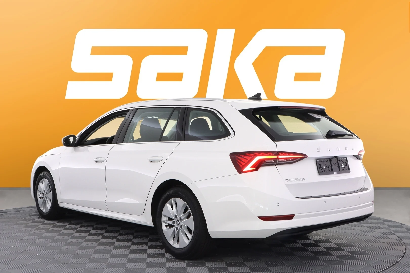 Car Image - hJu0WUsL6V9Z5ztRNths4