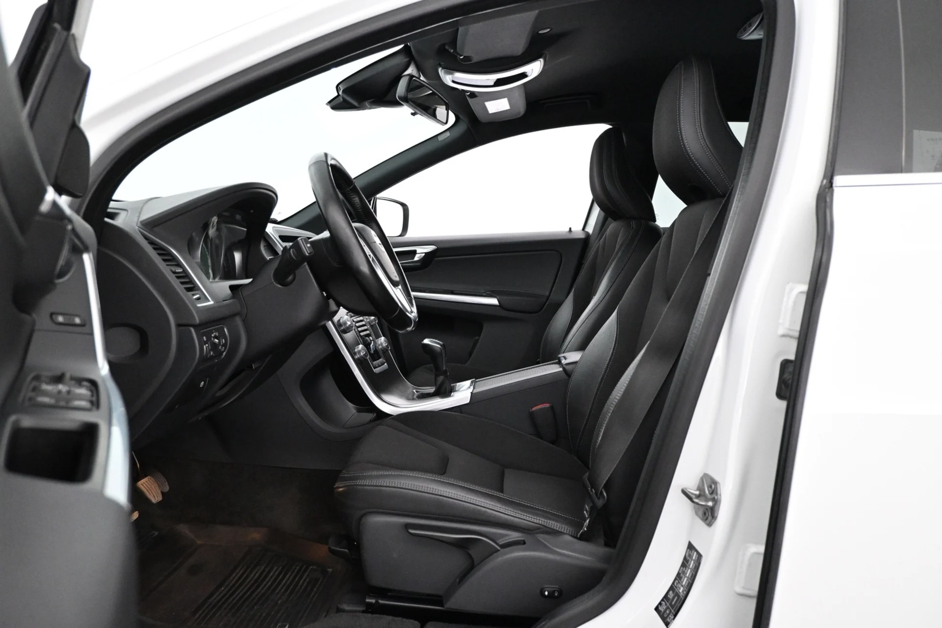 Car Image - 1yMyzJaWwgN73qHxLxPa7u