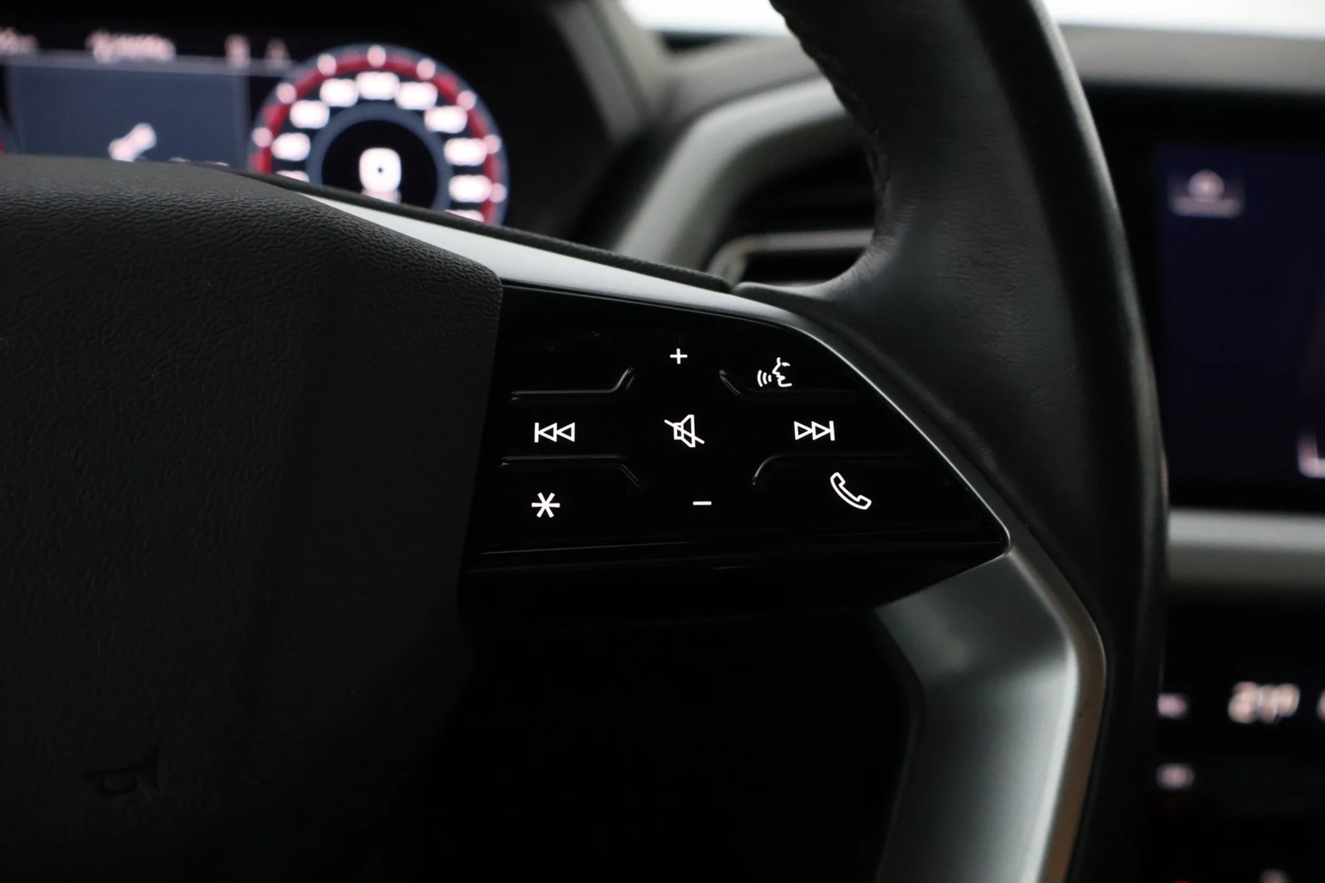 Car Image - 19KV4wkYGcUvCvzCymyNt6