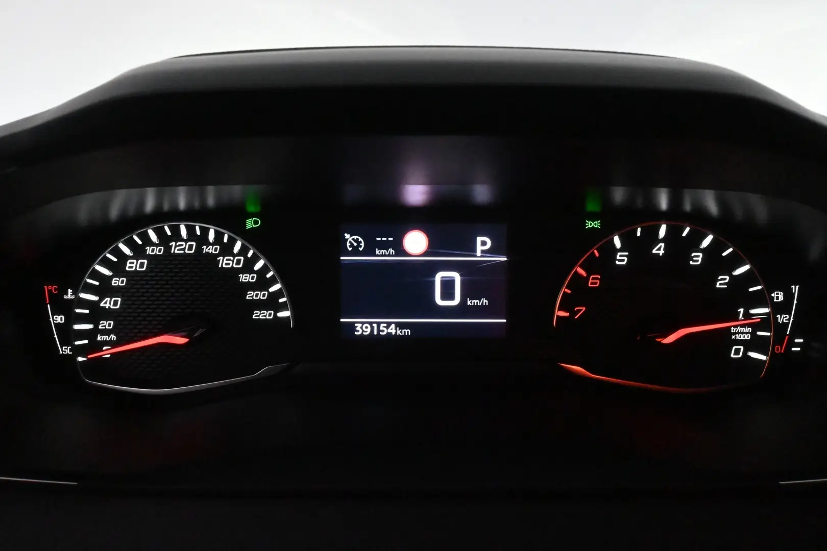 Car Image - 5S6OIYH1xY0Qga2K1EfDNv