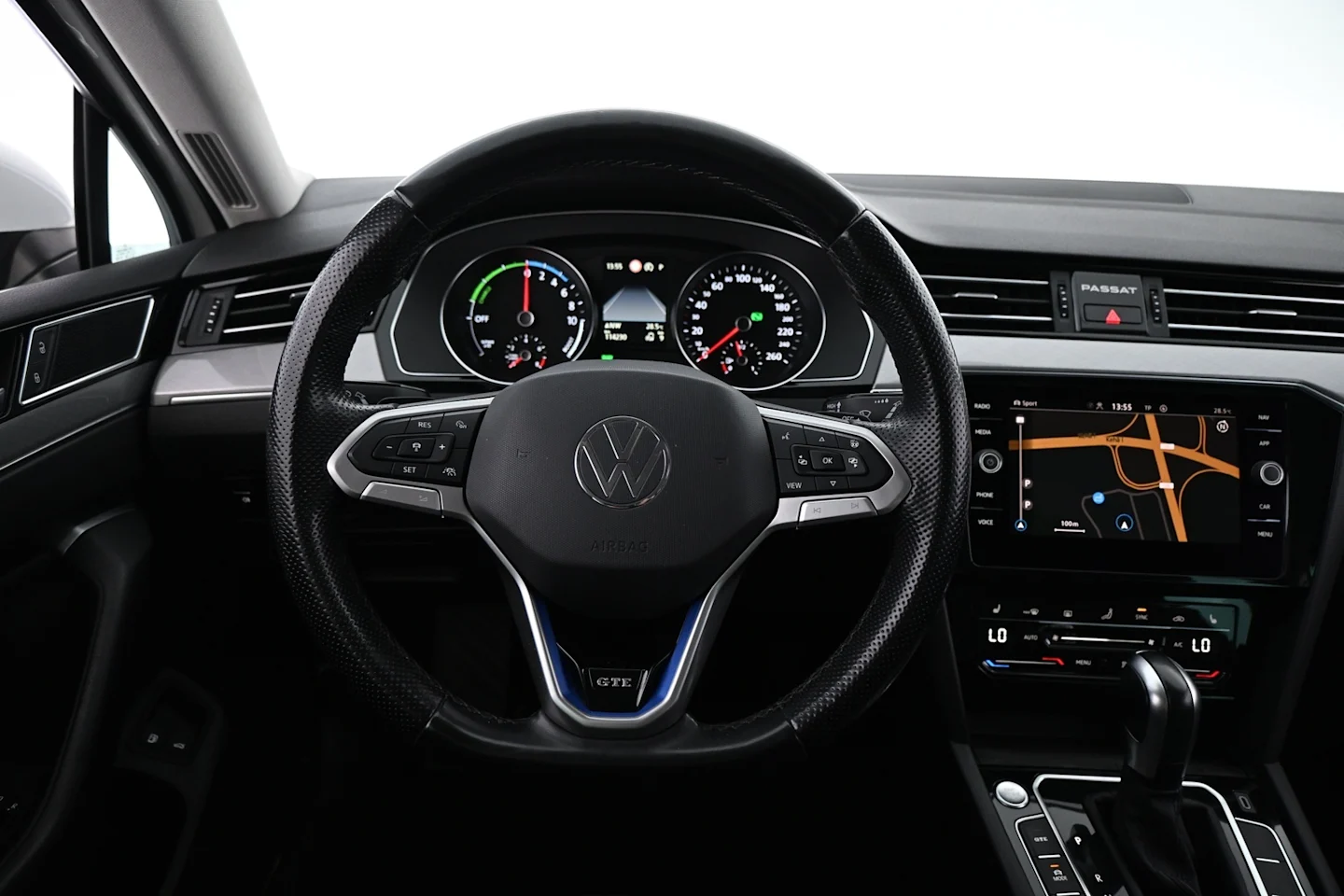 Car Image - 8kGxcLbiKsuuko8EVU7Yu