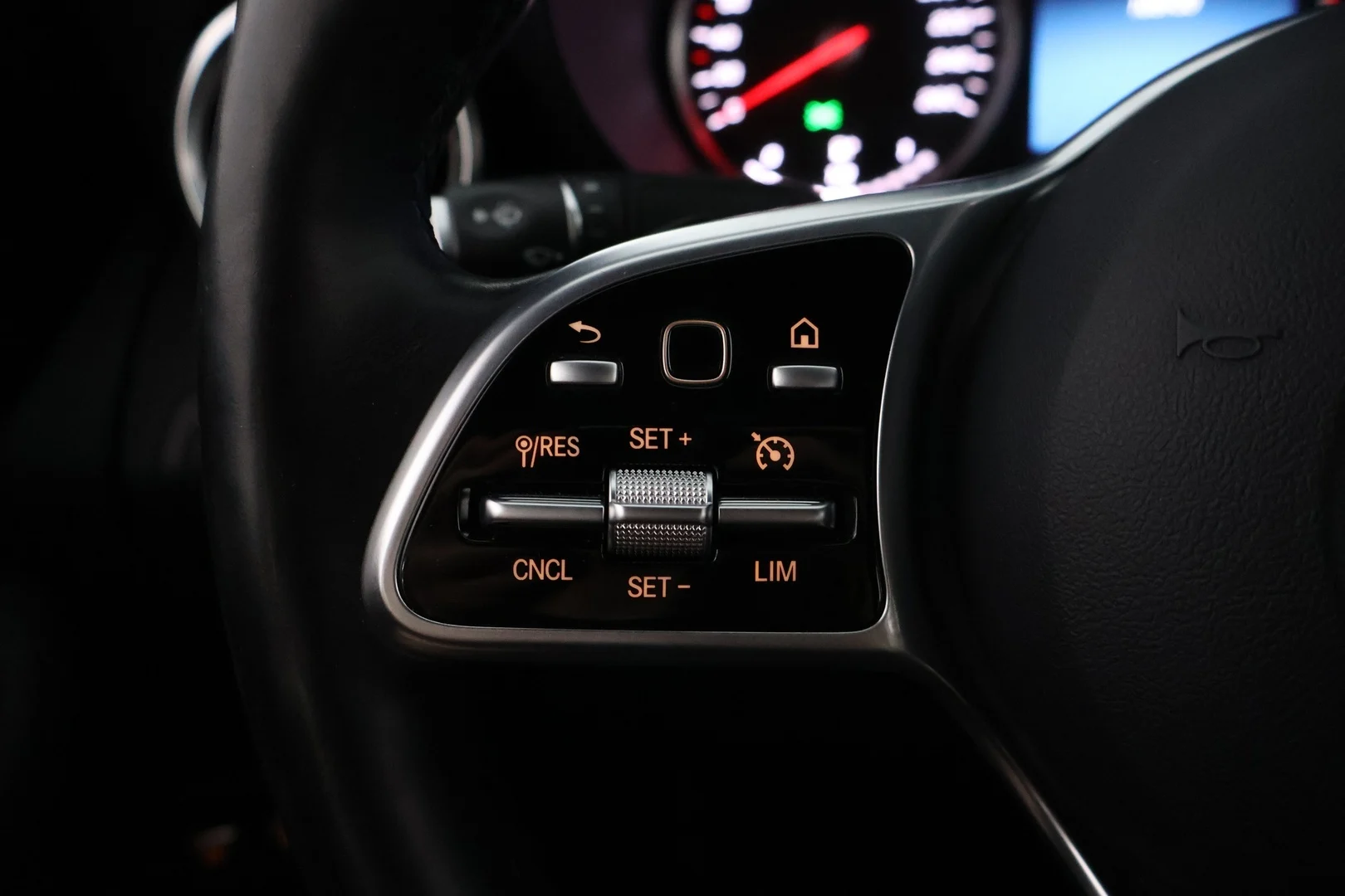 Car Image - 4OzEjLhx7dsY2F8FtXz2Sw