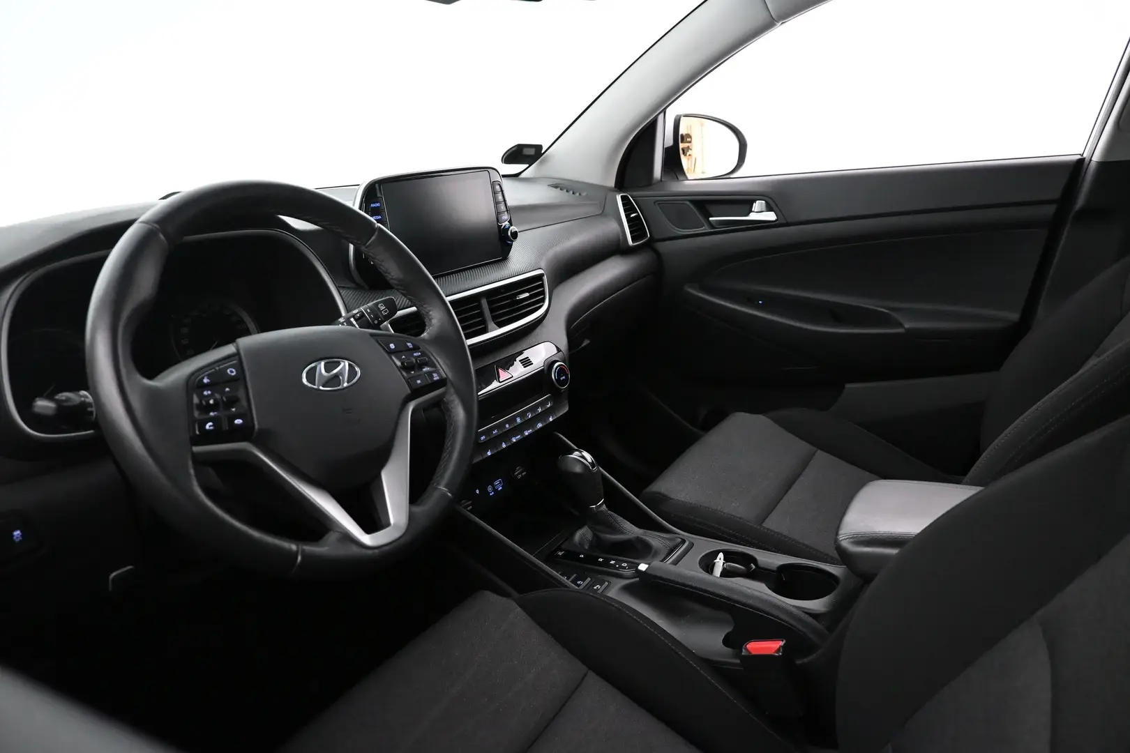 Car Image - 6CRFix35jrlwSxal4TvkbY
