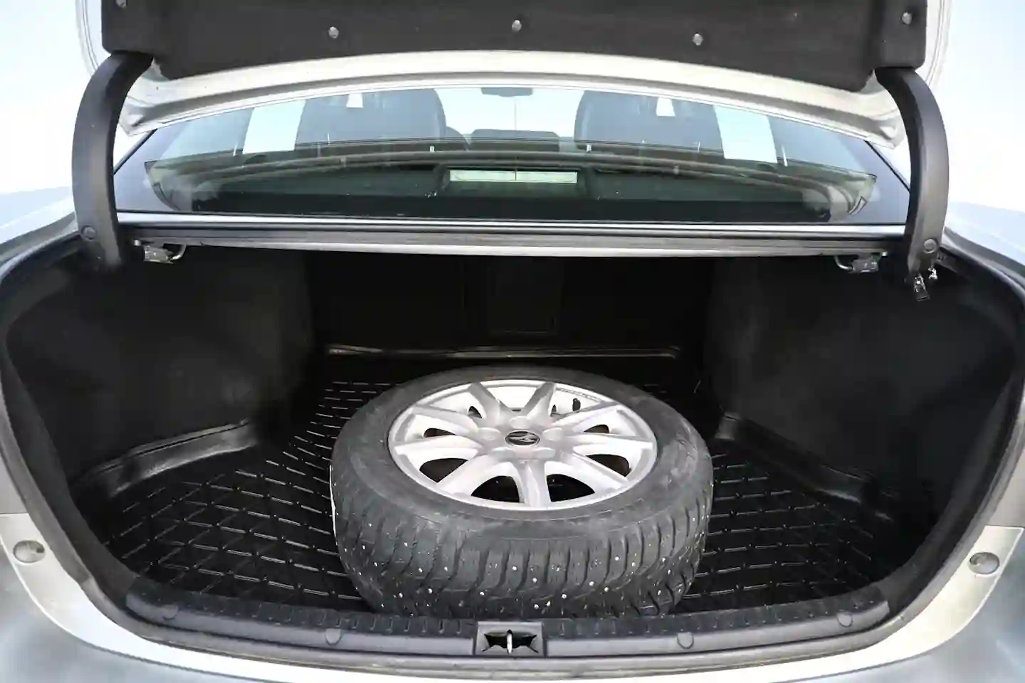 Car Image - 6ys6WQpthZZ5JMpSljBnM3