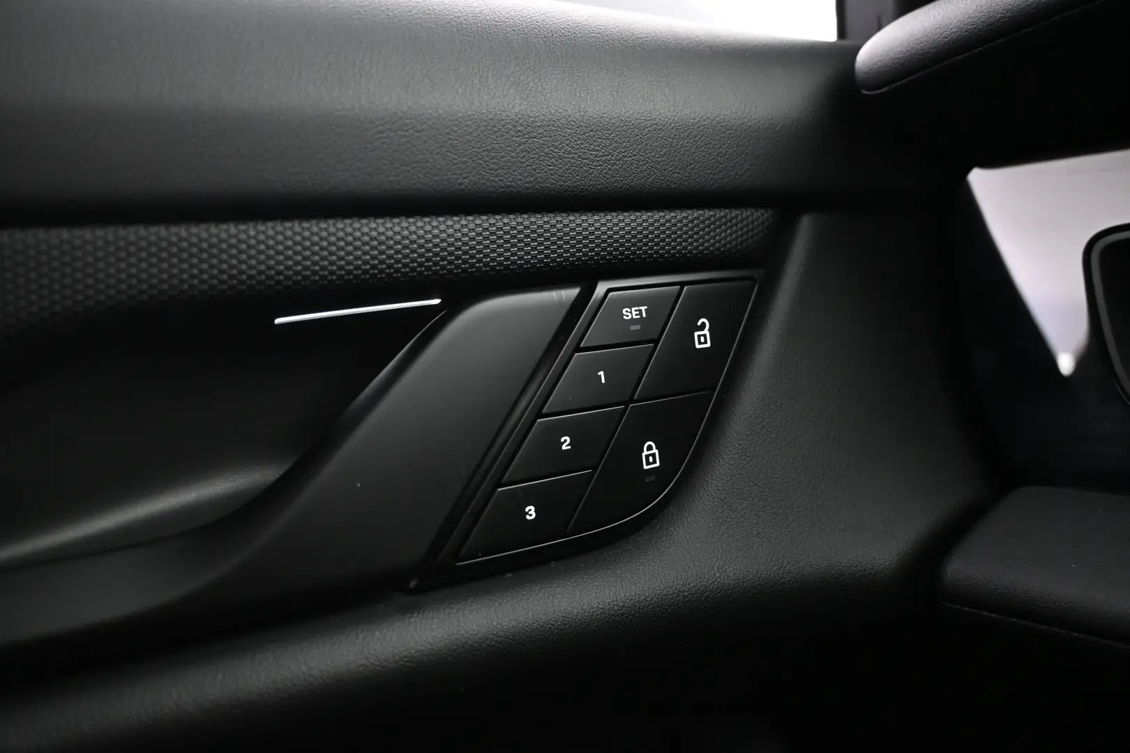 Car Image - 5P6pPpP8TvHTZp5pgV672S