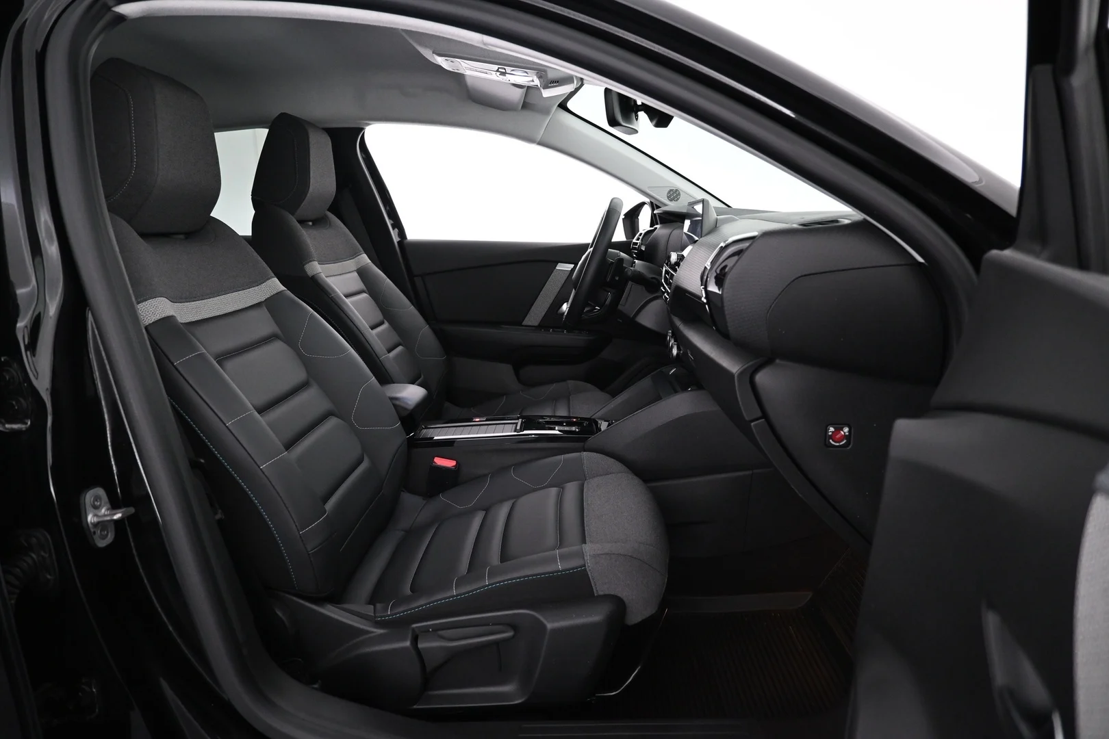 Car Image - 1r1Y6SRy0LEonTwRM2QrY0