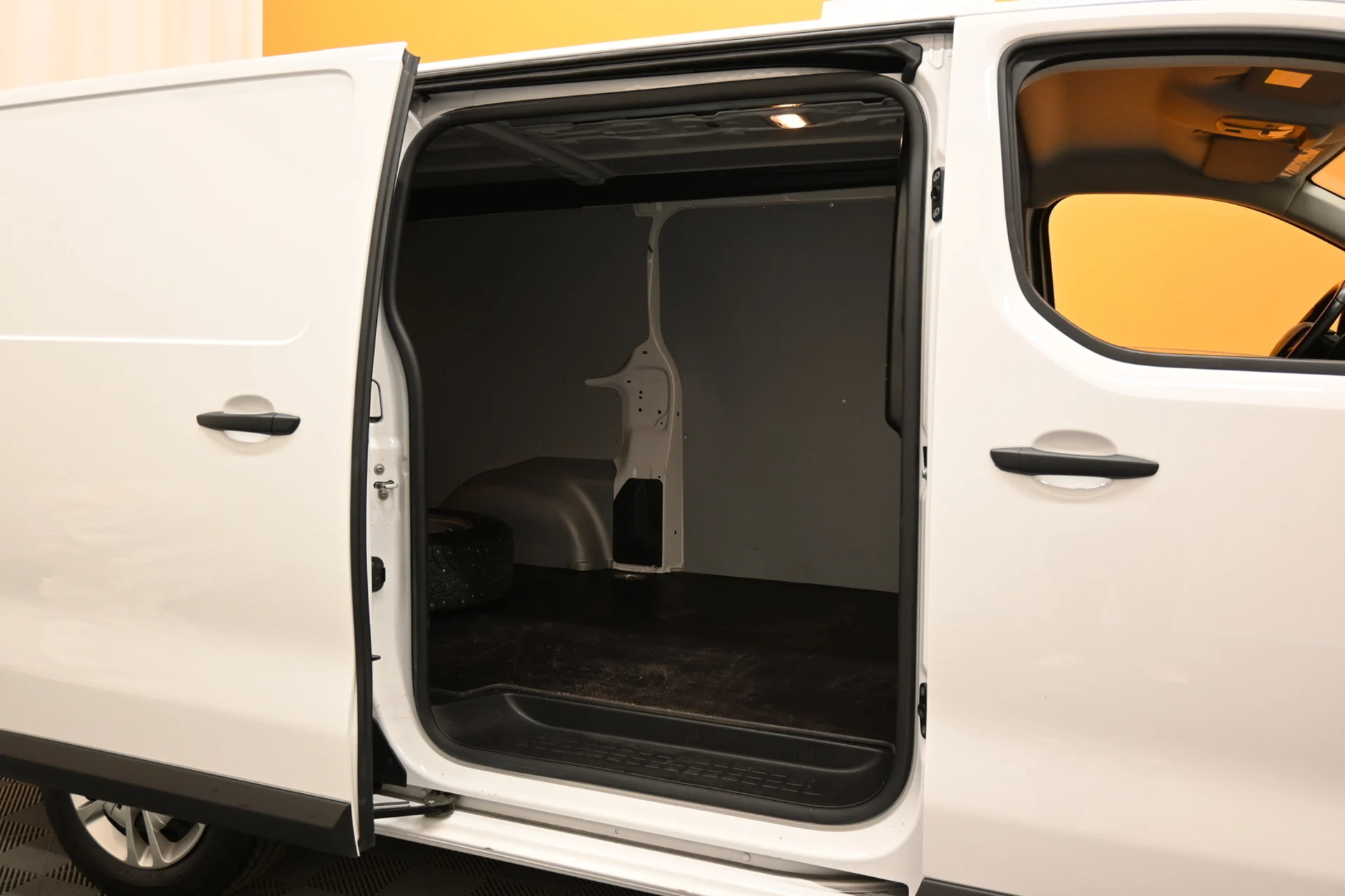 Car Image - 41THfo39spJPF8kKuFyWDr