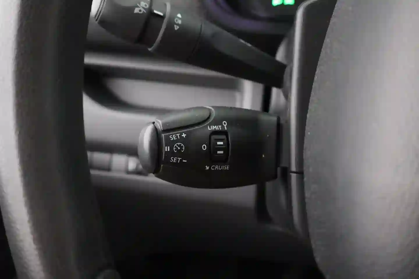 Car Image - 2lqxBzkZBElr7UM7a3KBgO