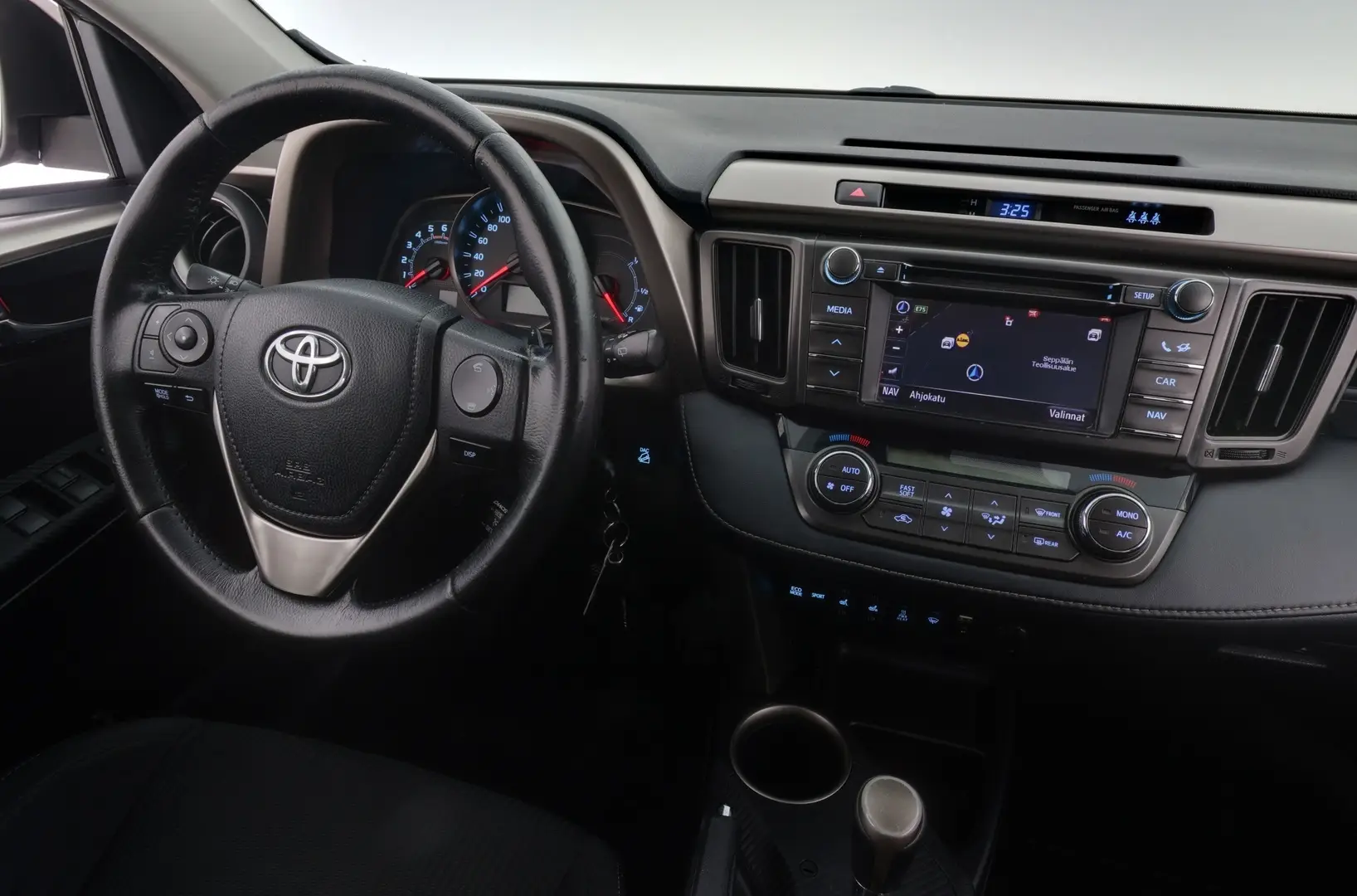 Car Image - 1QPI7xigjtwEAyxiBoWwW2