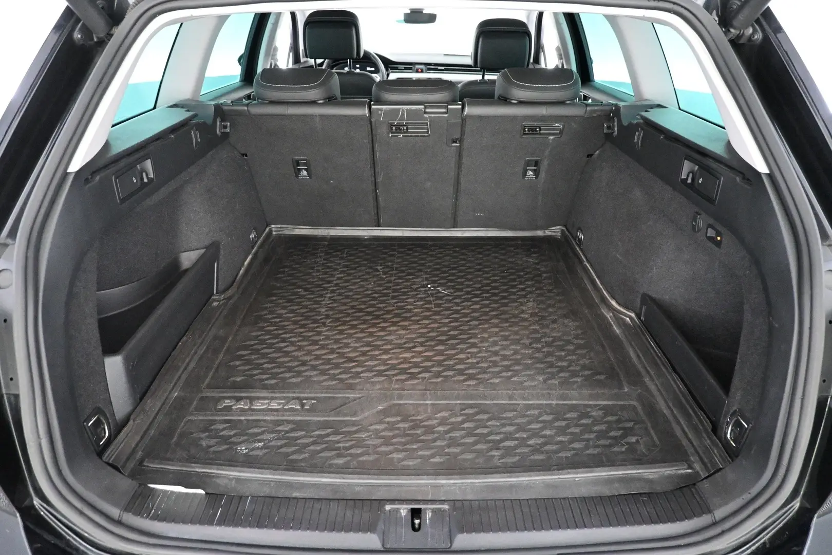 Car Image - 17H1IFKtL79SFXnU4uwju2