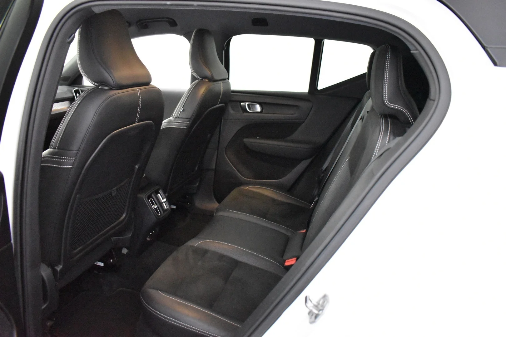 Car Image - 7BH0iLoQAK5zrQWvGs4p8e