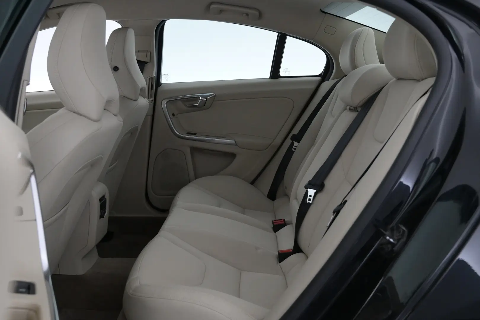 Car Image - 7gdoDuqGRWMU4jFxGaJ6KN