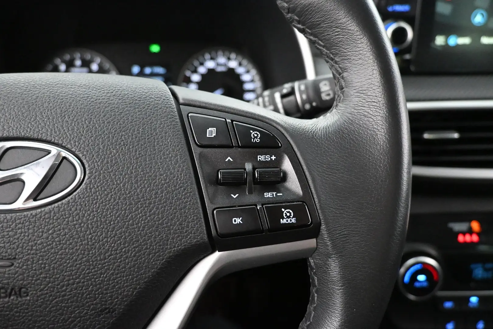 Car Image - 6CRFix35jrlwSxal4TvkbY