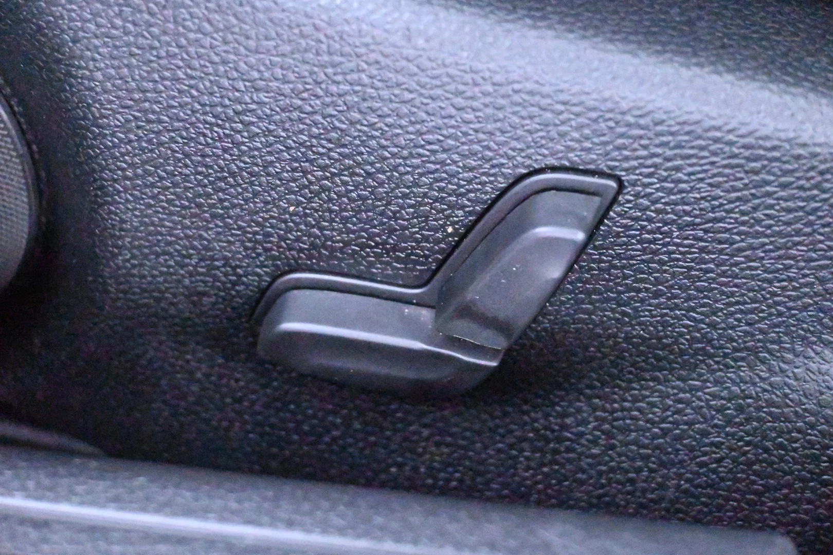 Car Image - 3giqn6cVY6g3cFEG27aydU