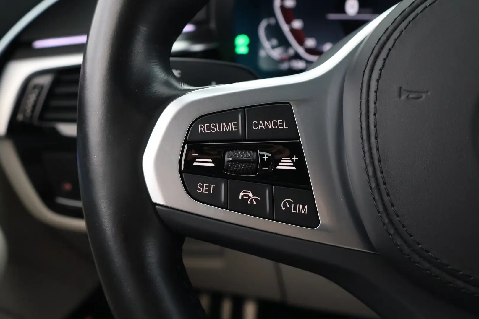 Car Image - Djc6MNlO7fIsLBGbGnamb