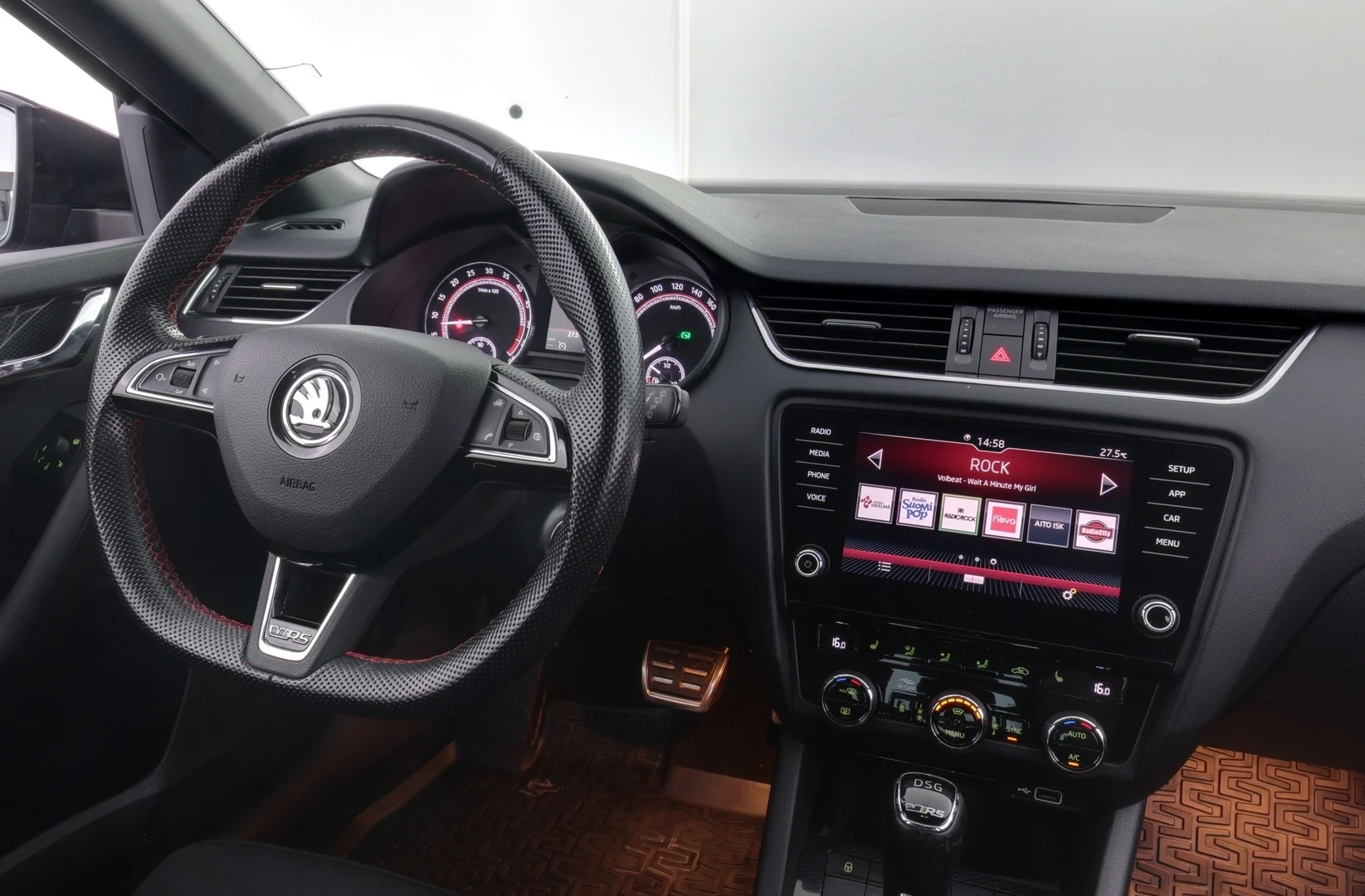 Car Image - 321BbH0vYxqlgLrzDtIOQz