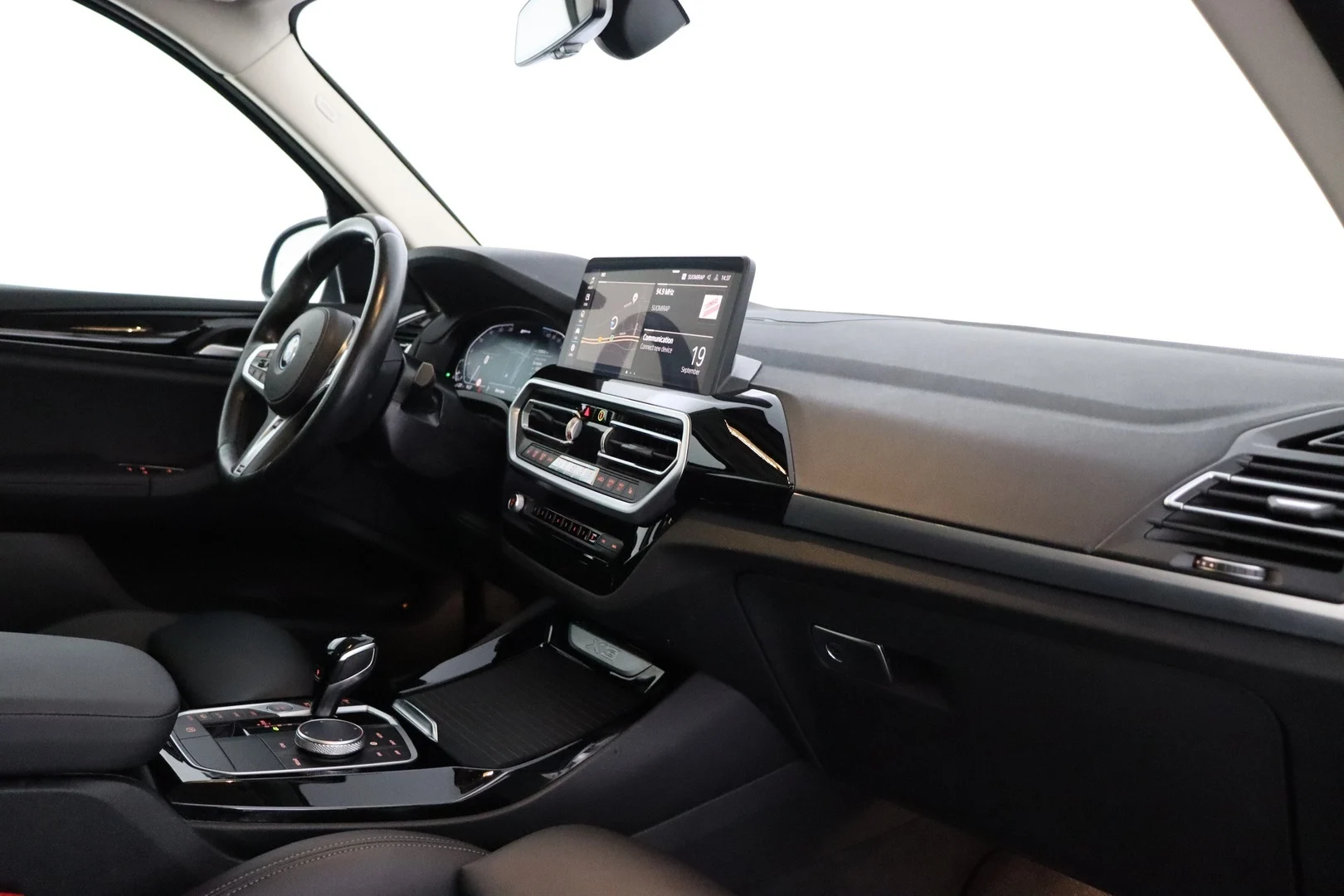 Car Image - QrAamz4UxZJZpAgI8Qyhy