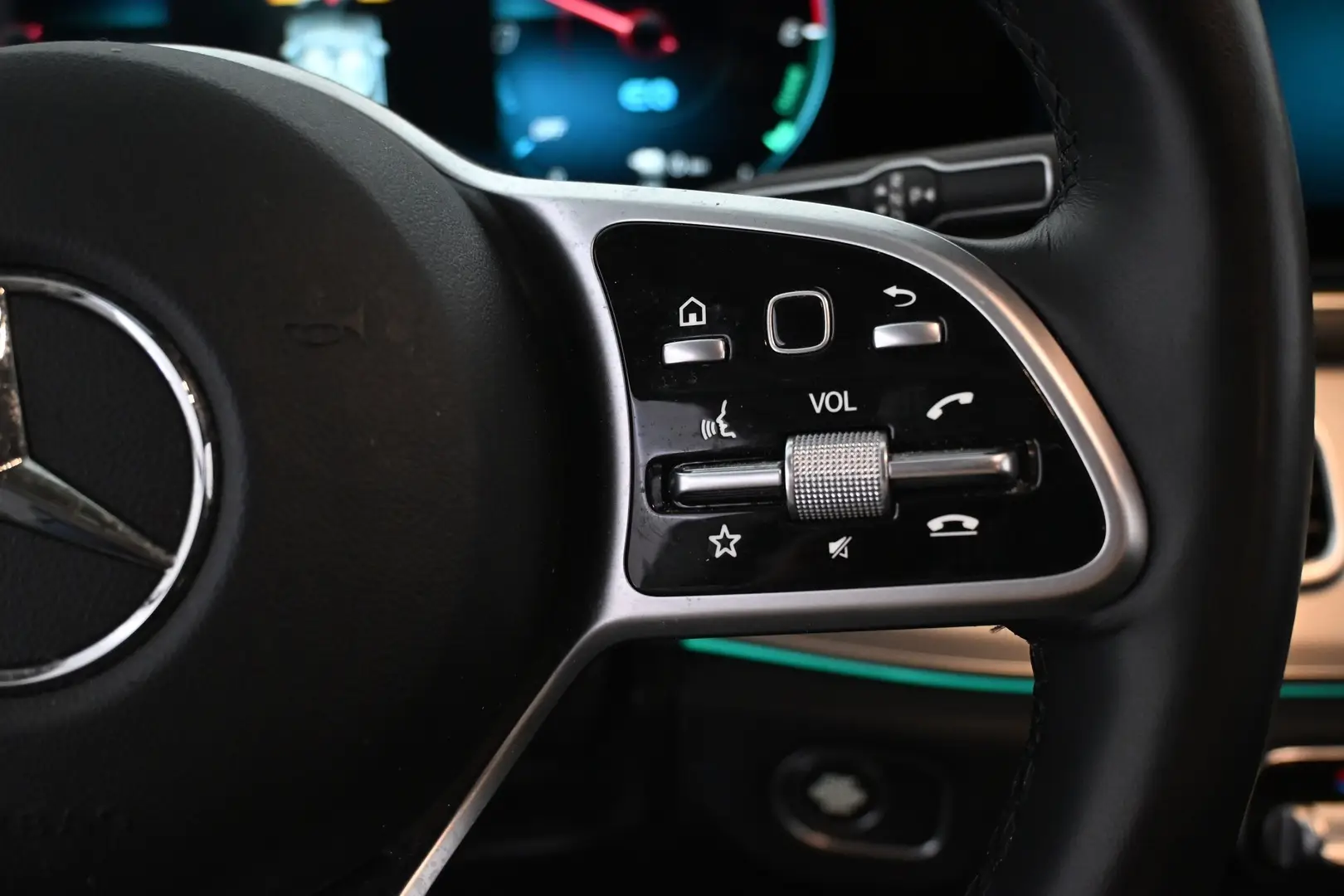 Car Image - 2NOG70942t5TNA19qZGpYP
