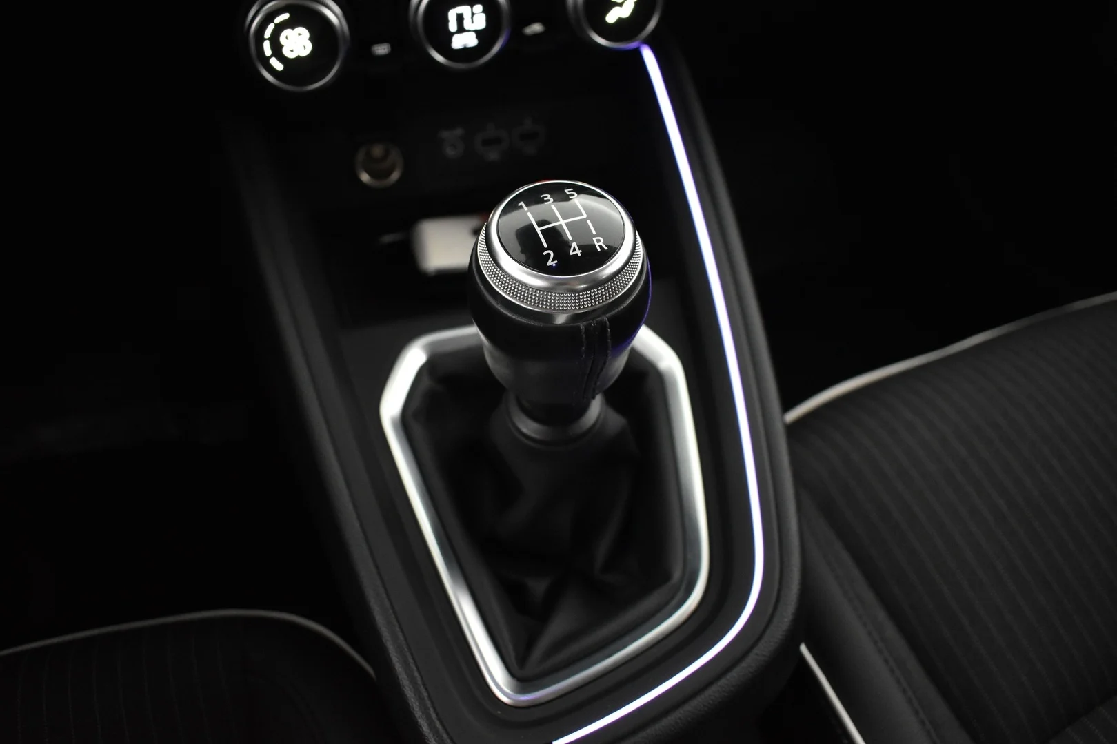 Car Image - 1JdpKv0SI4LkAgDE29RBCb