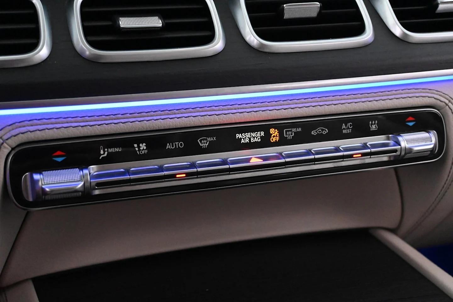 Car Image - 2Ii9moRLNbPzv5dqIkkX6B