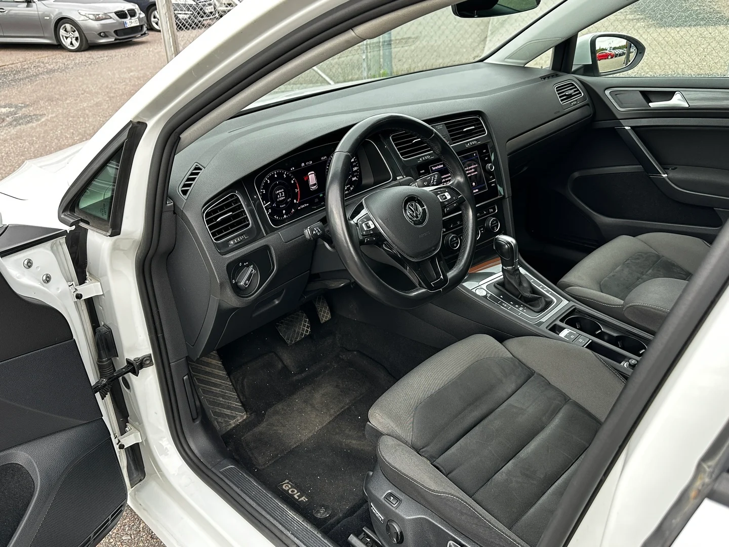 Car Image - 6ltaTK1aSu7mLiyZzm8v7l