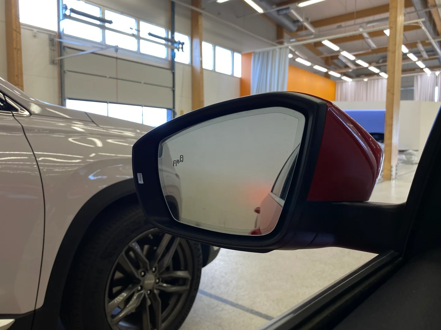 Car Image - 4iMJpscrkhMcuzCYb6c4Hz