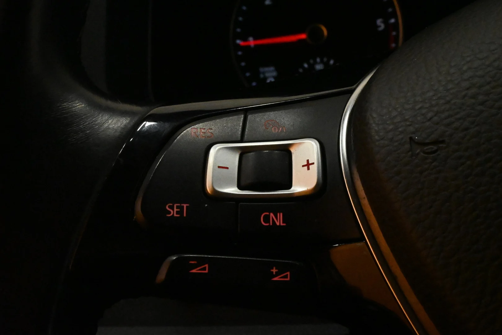 Car Image - 5RCDDEnoDvAeNKy2eBZ3B2