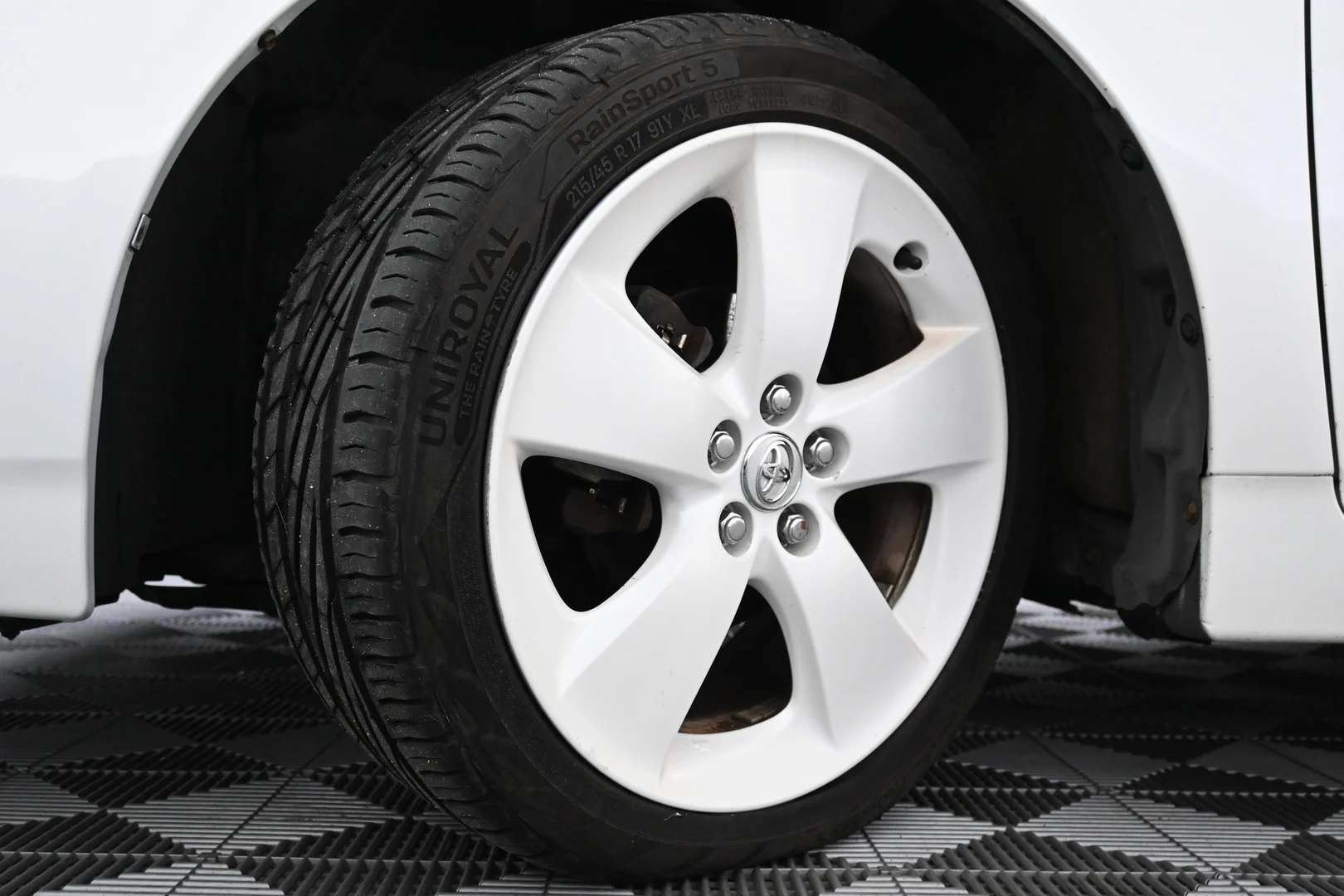 Car Image - 4P29le0nPDPRrOo1UHDXJM