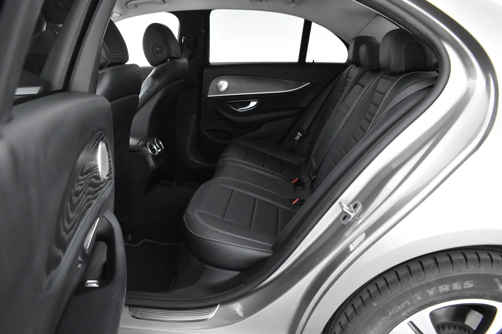 Car Image - 4Js7lJSzzBsaKTU2nyR0o5