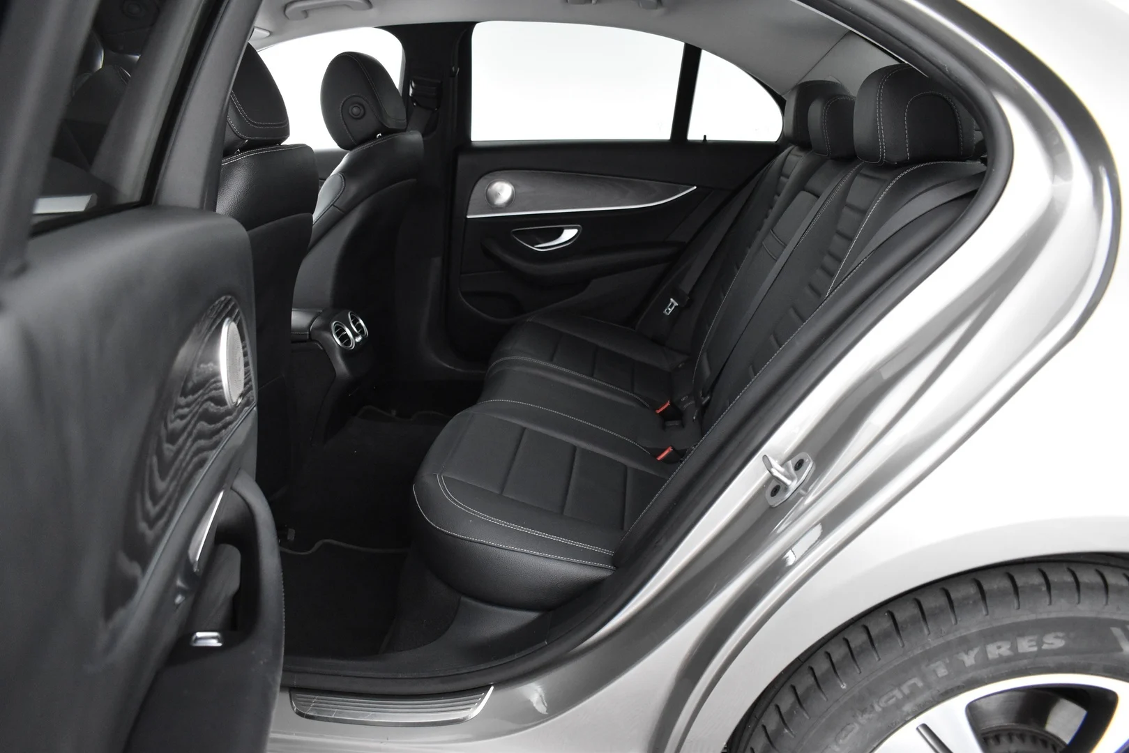 Car Image - 4Js7lJSzzBsaKTU2nyR0o5
