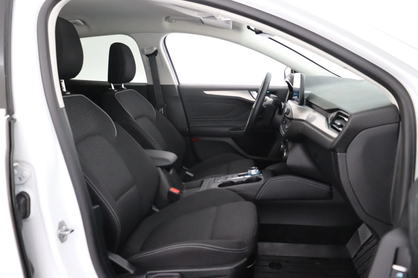 Car Image - 3TAoeJzq3RB9d9uWMCk0mK