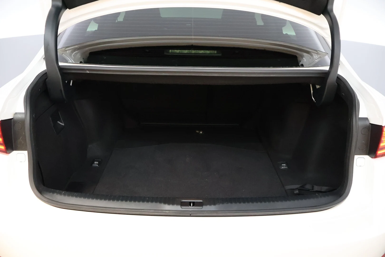 Car Image - 3rWvXhbzmb2l4UVNRs3abO
