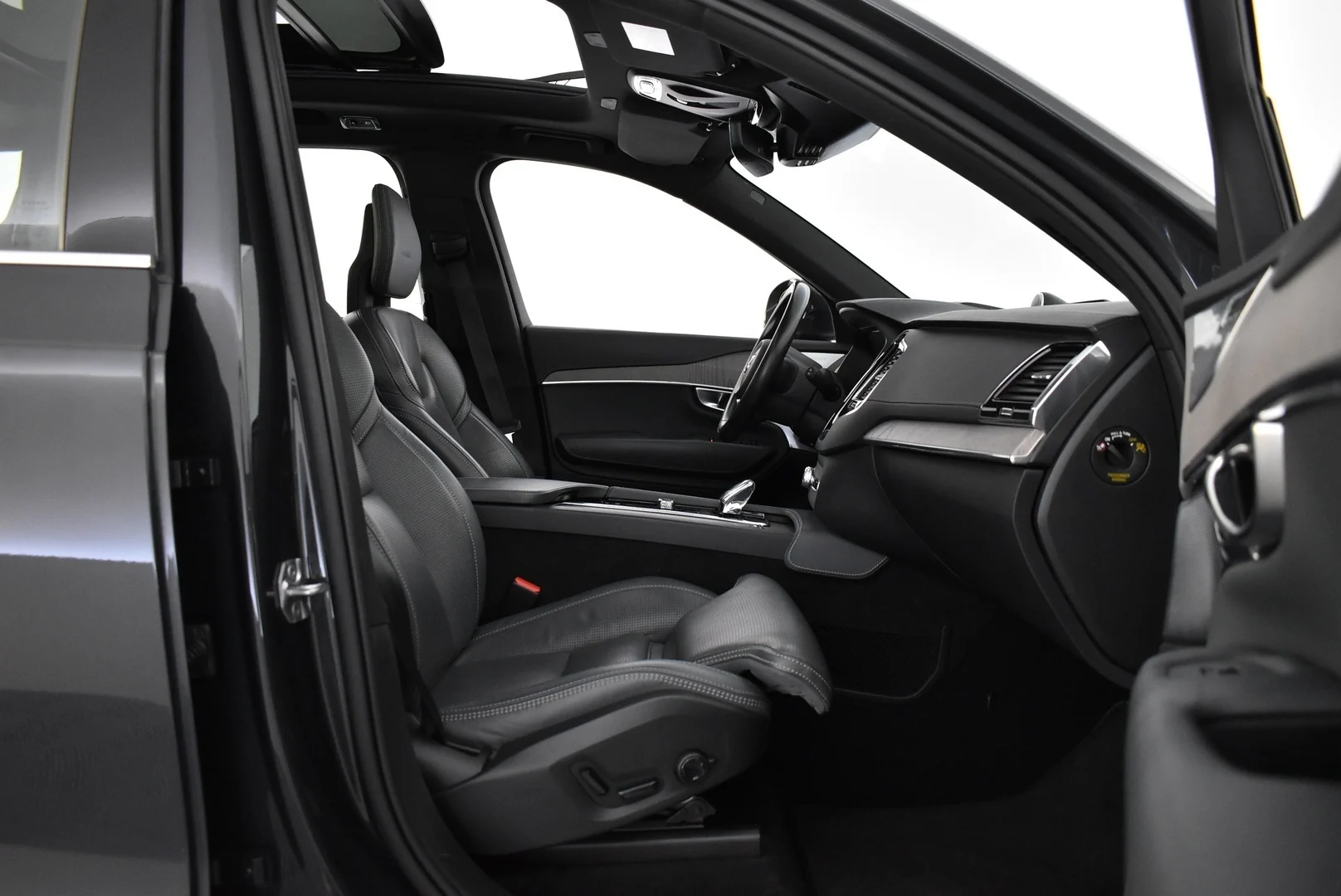 Car Image - 2Ky2hcMWNUhvbrDxqzSLZ6