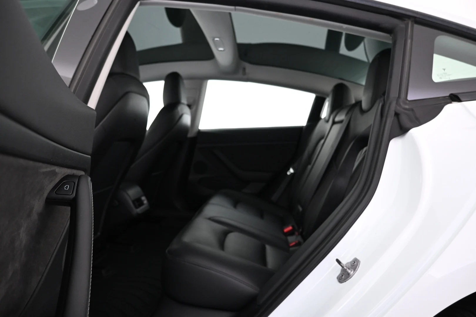 Car Image - 140MBpQPjLUu94iEeTkHE2