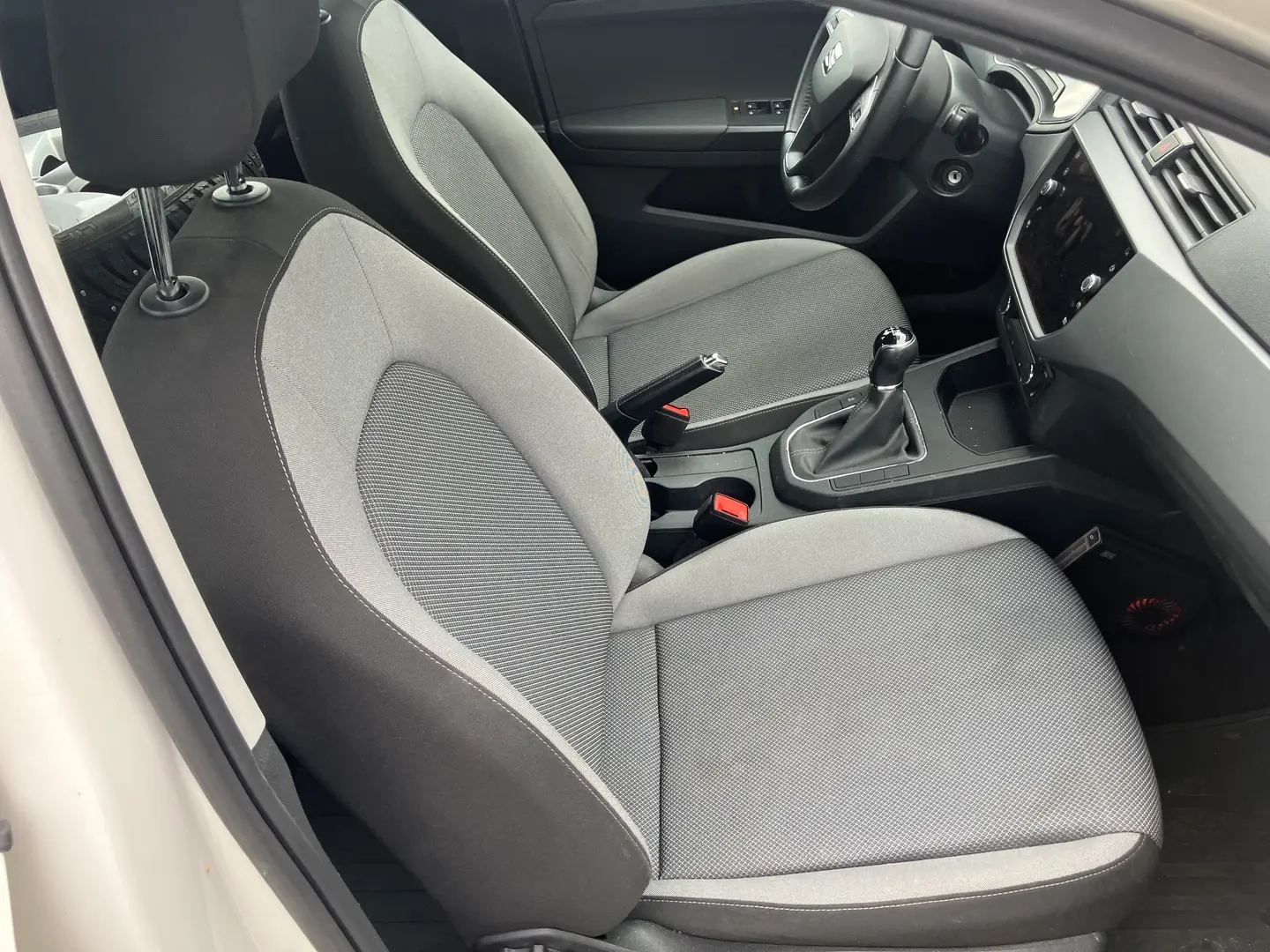 Car Image - Zqhi1z6HN6hQLfbuXwLWF
