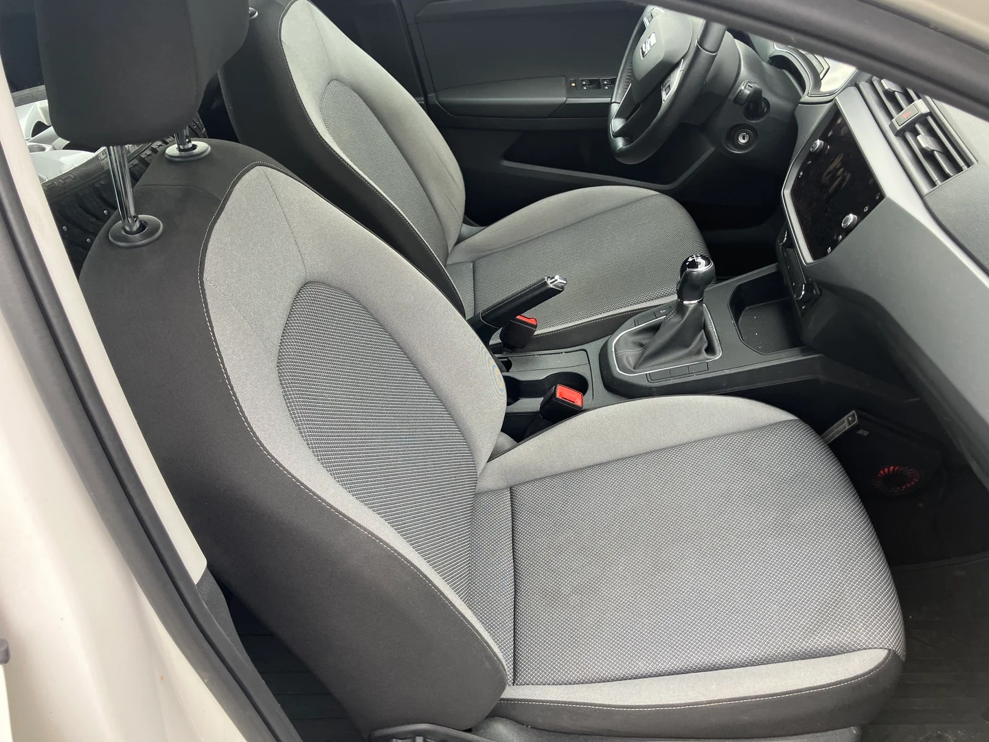 Car Image - Zqhi1z6HN6hQLfbuXwLWF