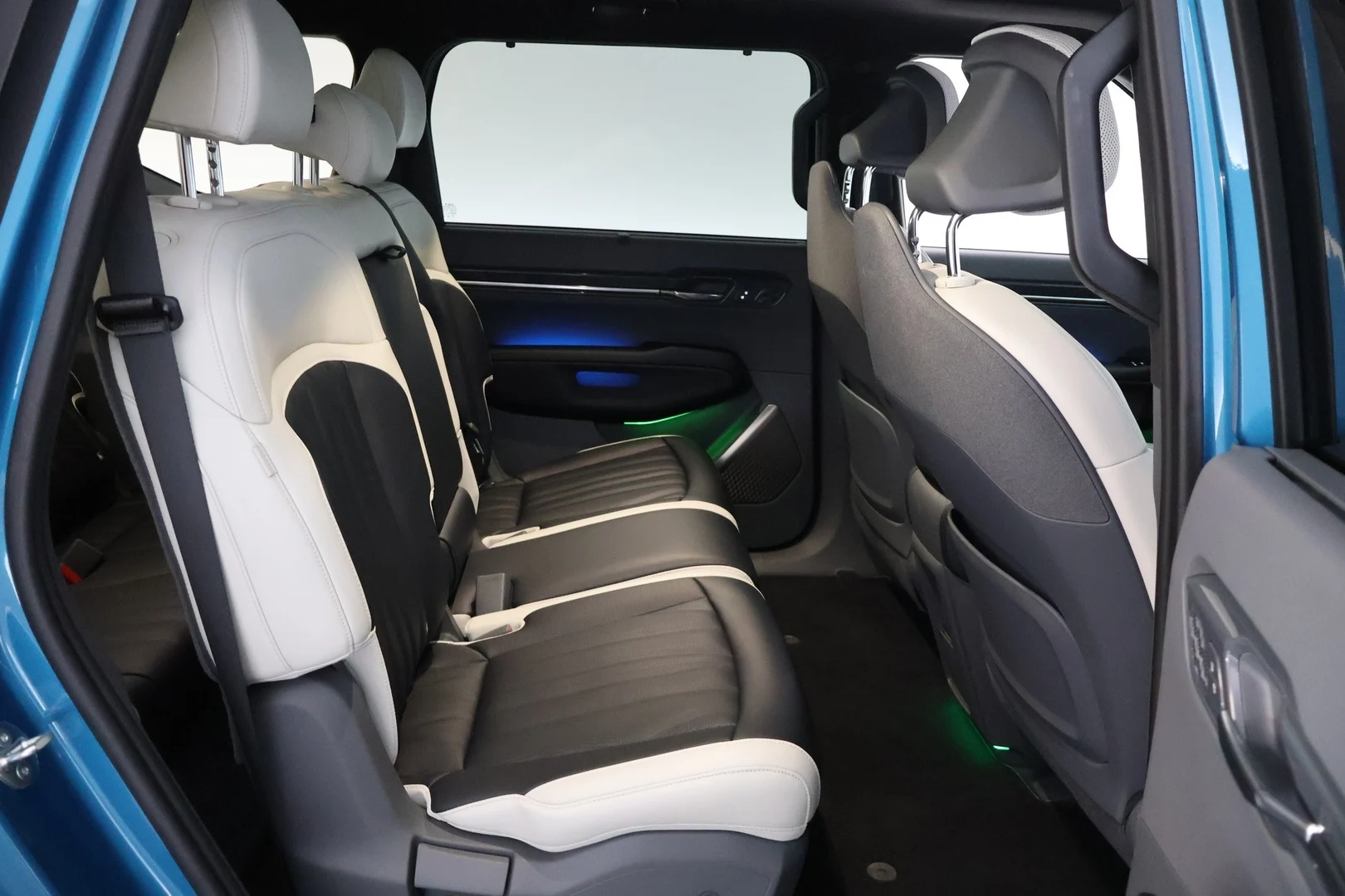 Car Image - lzD0xFlW0dWybwJBzQohA