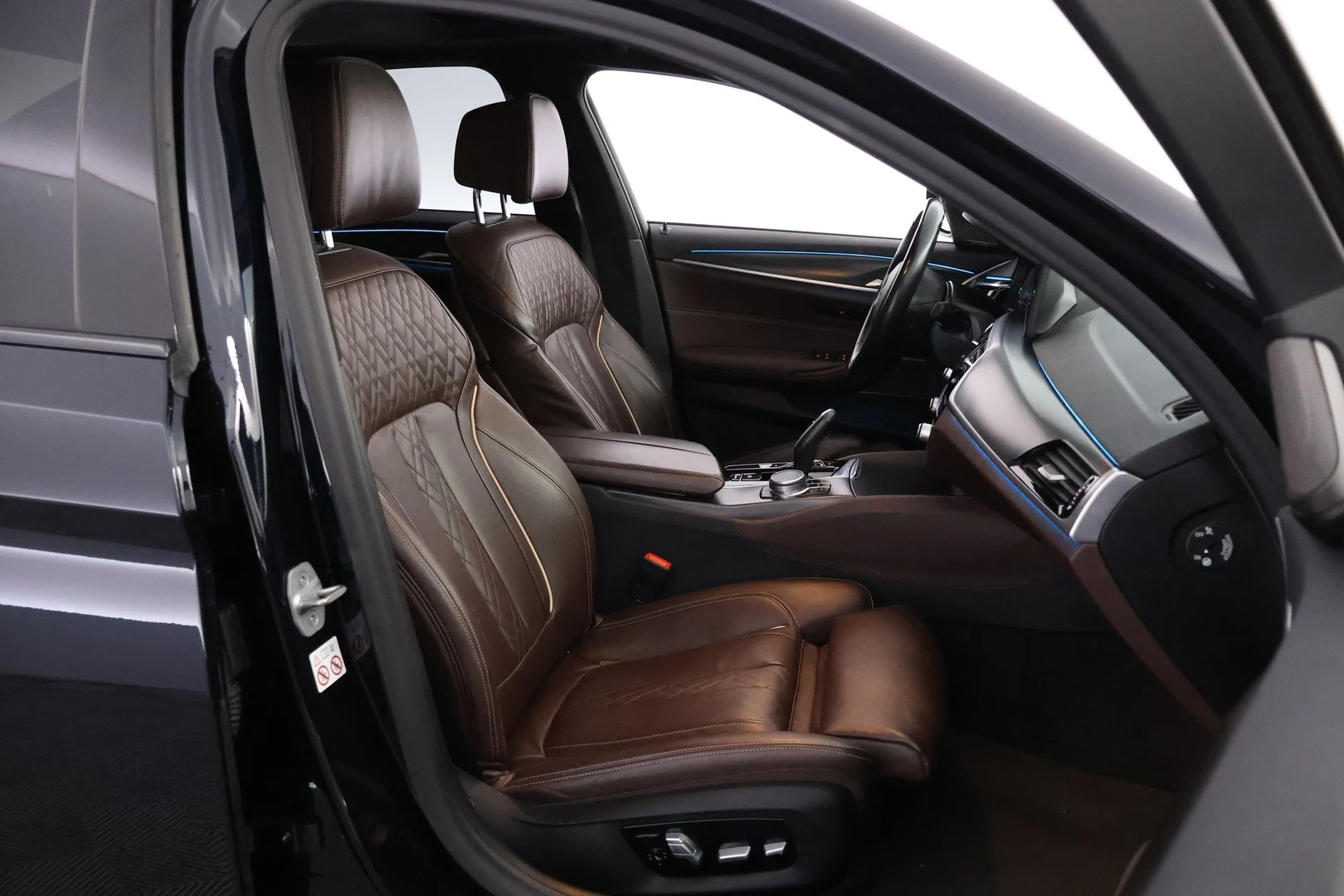 Car Image - 4YHOfKHrURFYGoZf2CTjgl
